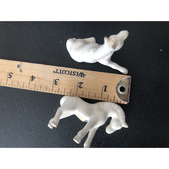 Vintage Horse Figurines Set Of 2 Small Porcelain White Made in Japan Unmarked - Picture 6 of 7